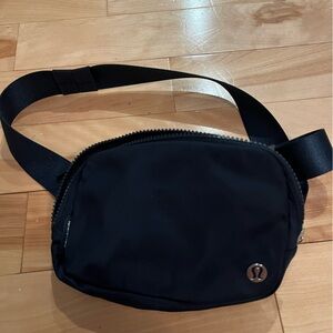 Navy lulu lemon belt bag